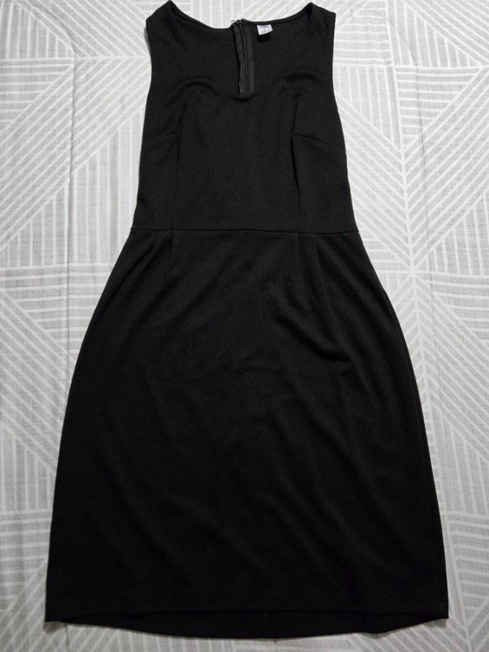 Old Navy Black Stretch Ponte Split Neck Sleeveless Sheath LBD Dress Size SP